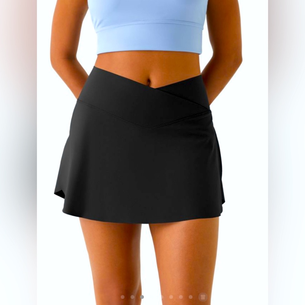 NWOT Everyday Softlyzero™ Airy Crossover 2-in-1 Mini Skirt black